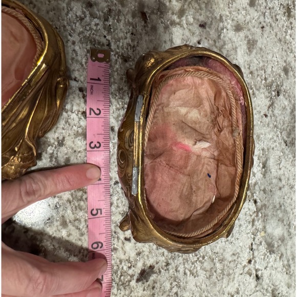 Vintage Ornate Gold Tone Filigree Trinket Jewelry Box with Figural Lid - Picture 13 of 14